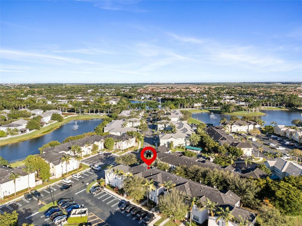 For Sale: $330,000 (3 beds, 3 baths, 1365 Square Feet)