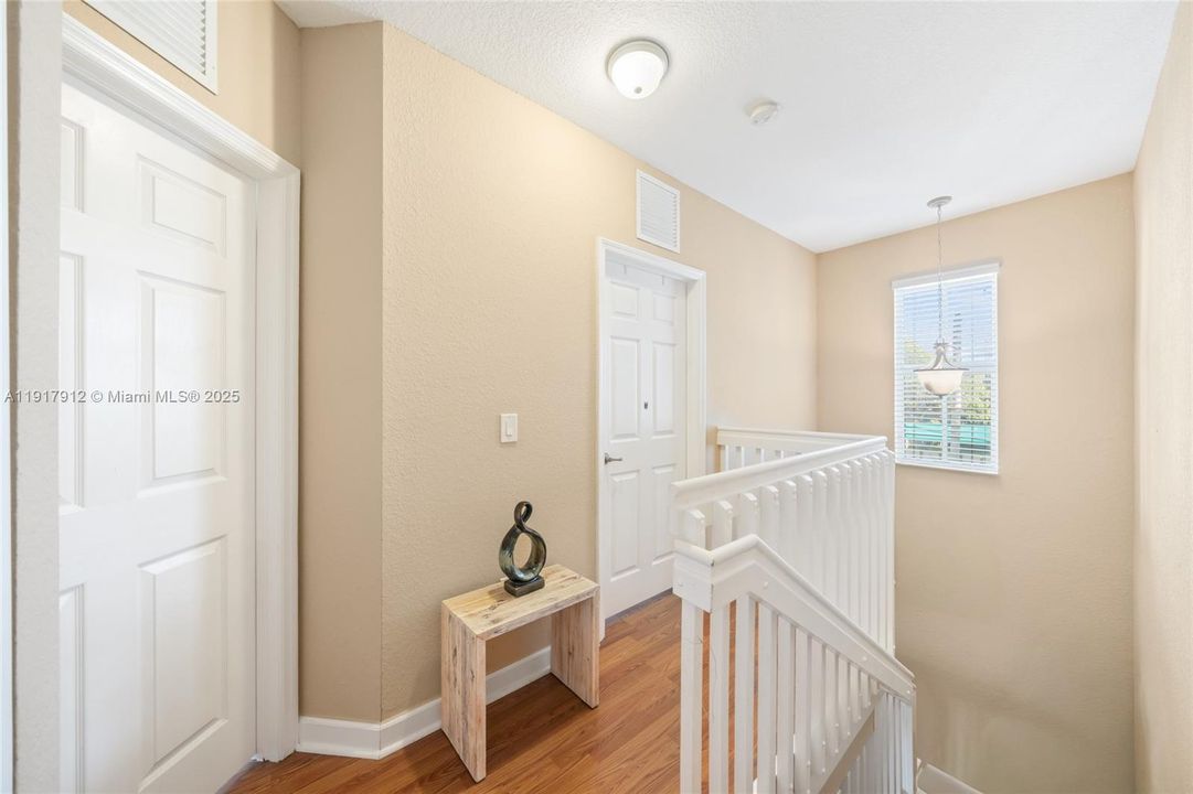 For Sale: $330,000 (3 beds, 3 baths, 1365 Square Feet)