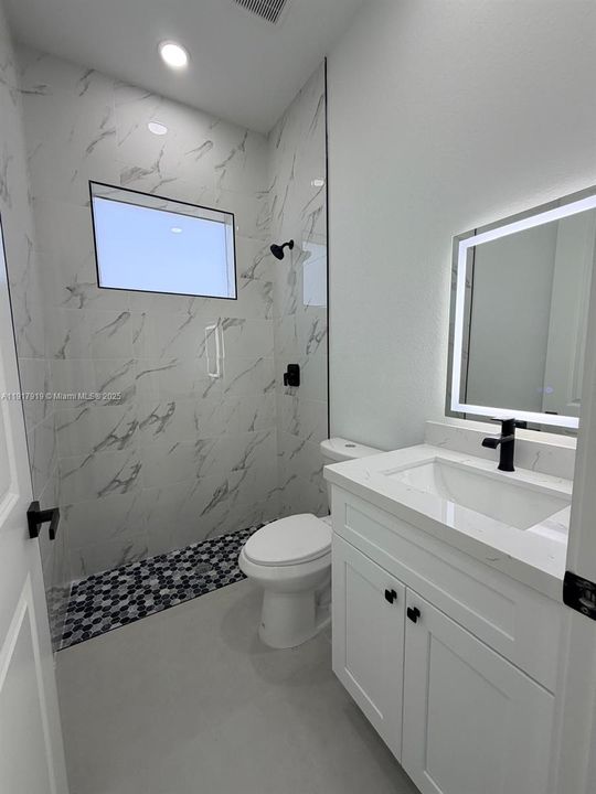 出租: $2,100 (3 贝兹, 2 浴室, 1270 平方英尺)