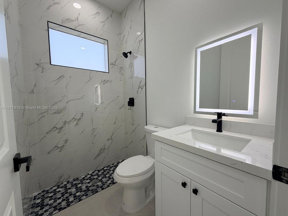 出租: $2,100 (3 贝兹, 2 浴室, 1270 平方英尺)