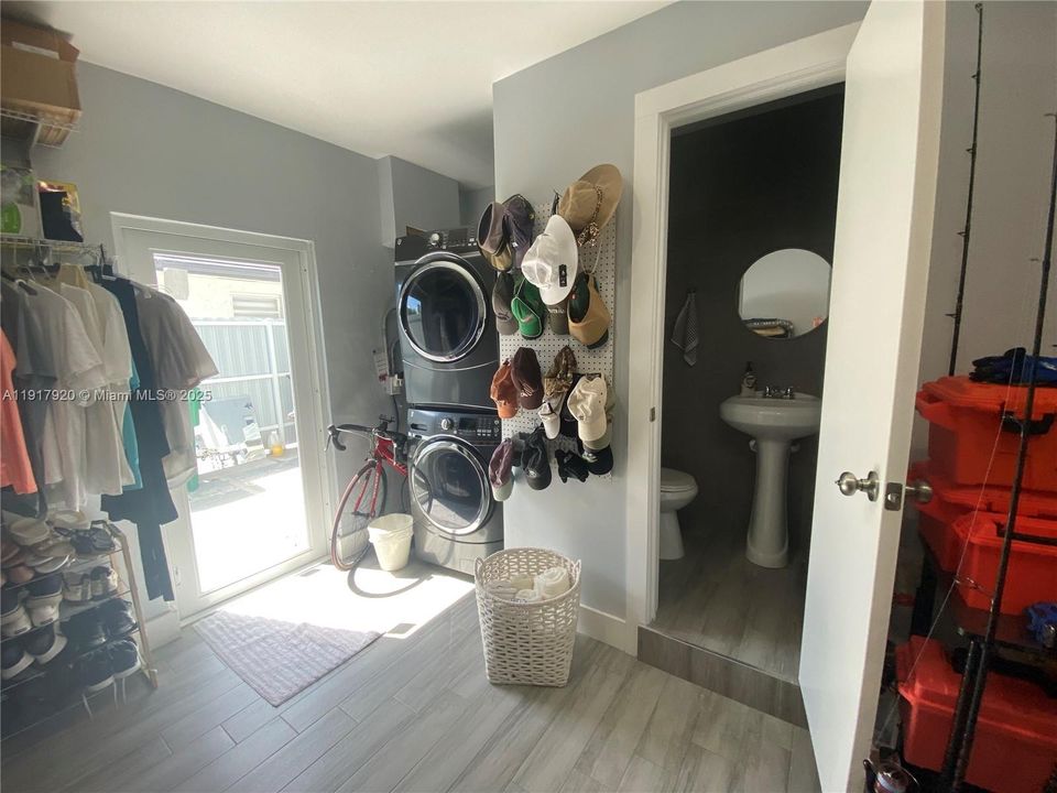 For Rent: $5,000 (3 beds, 3 baths, 2245 Square Feet)