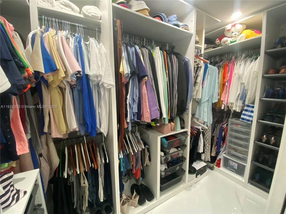 For Rent: $5,000 (3 beds, 3 baths, 2245 Square Feet)