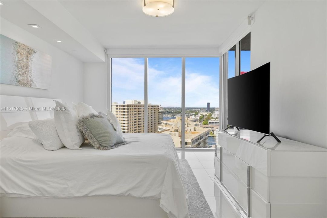 На продажу: $1,350,000 (3 спален, 3 ванн, 1571 Квадратных фут)