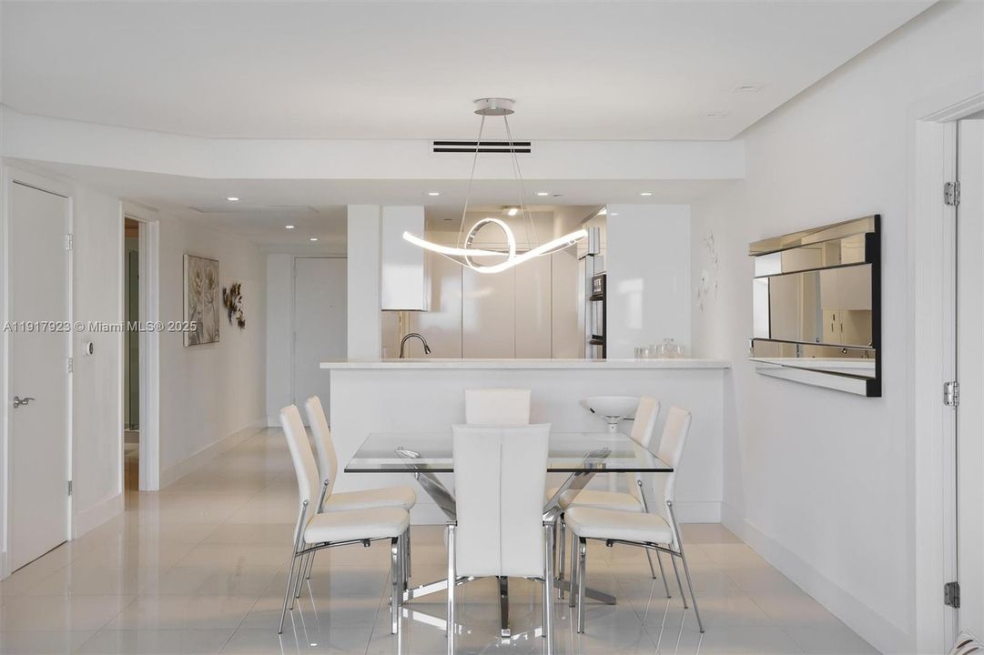 На продажу: $1,350,000 (3 спален, 3 ванн, 1571 Квадратных фут)