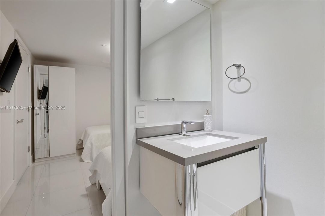 На продажу: $1,350,000 (3 спален, 3 ванн, 1571 Квадратных фут)