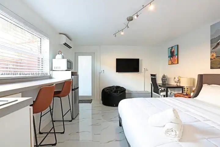 En Renta: $1,375 (0 camas, 1 baños, 300 Pies cuadrados)