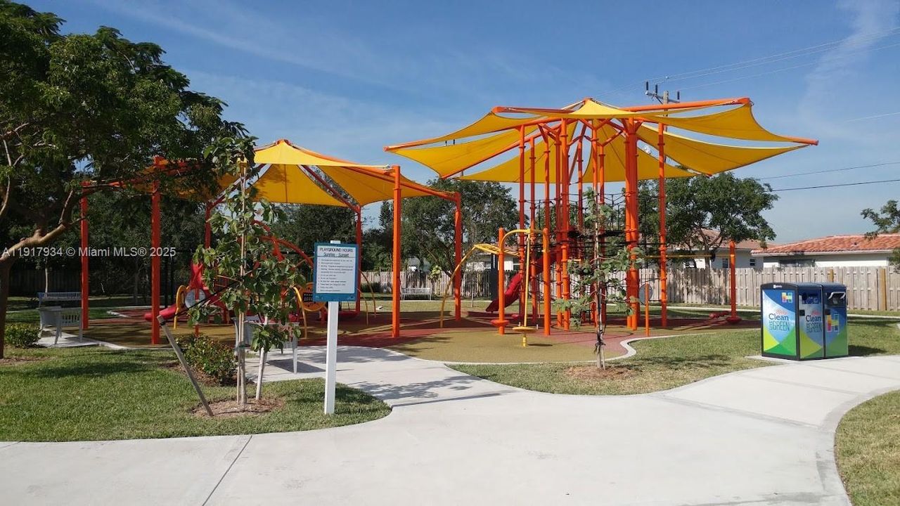 Recently Rented: $2,000 (2 beds, 1 baths, 850 Square Feet)