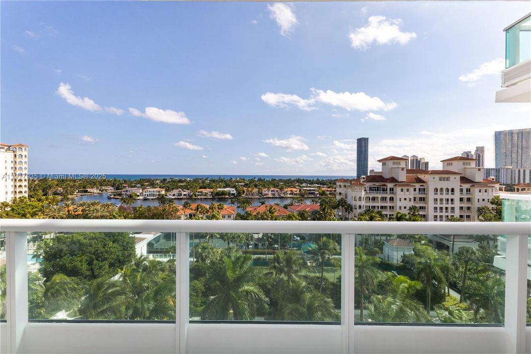 For Sale: $3,980,000 (4 beds, 4 baths, 3300 Square Feet)