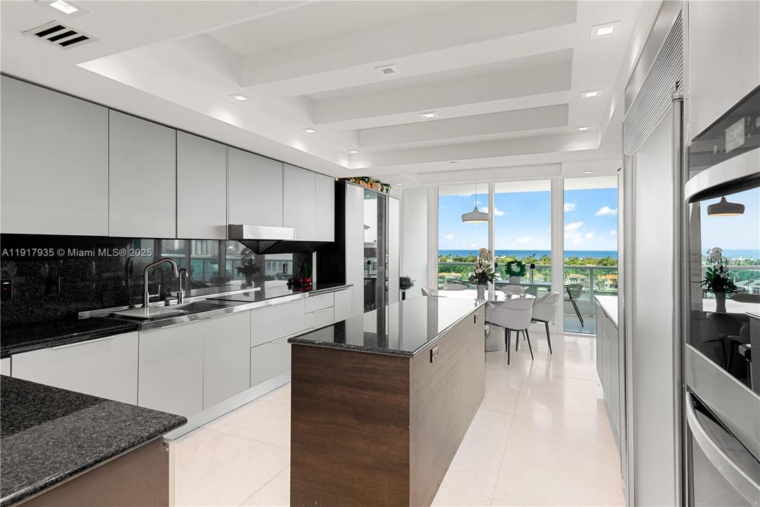 For Sale: $3,980,000 (4 beds, 4 baths, 3300 Square Feet)