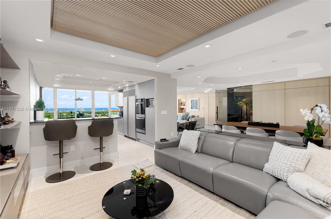 For Sale: $3,980,000 (4 beds, 4 baths, 3300 Square Feet)