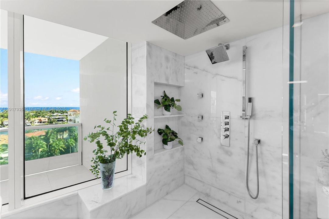 For Sale: $3,980,000 (4 beds, 4 baths, 3300 Square Feet)