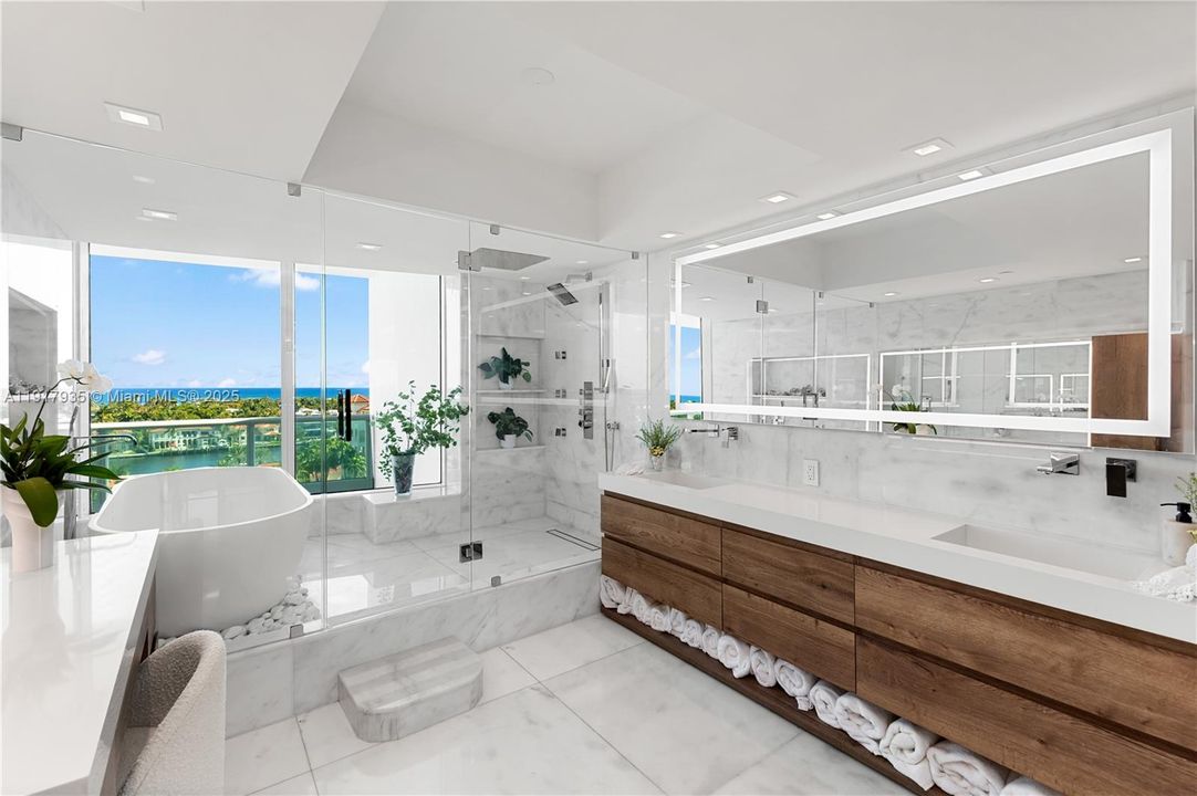 For Sale: $3,980,000 (4 beds, 4 baths, 3300 Square Feet)