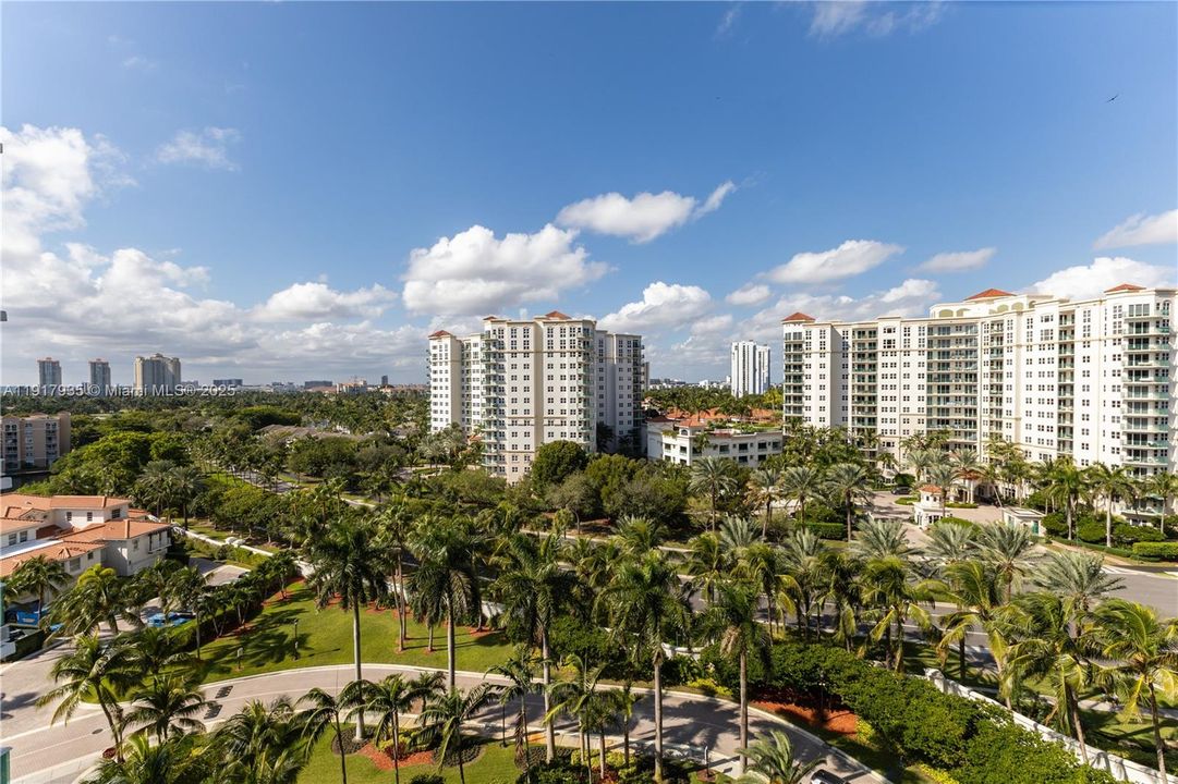 For Sale: $3,980,000 (4 beds, 4 baths, 3300 Square Feet)