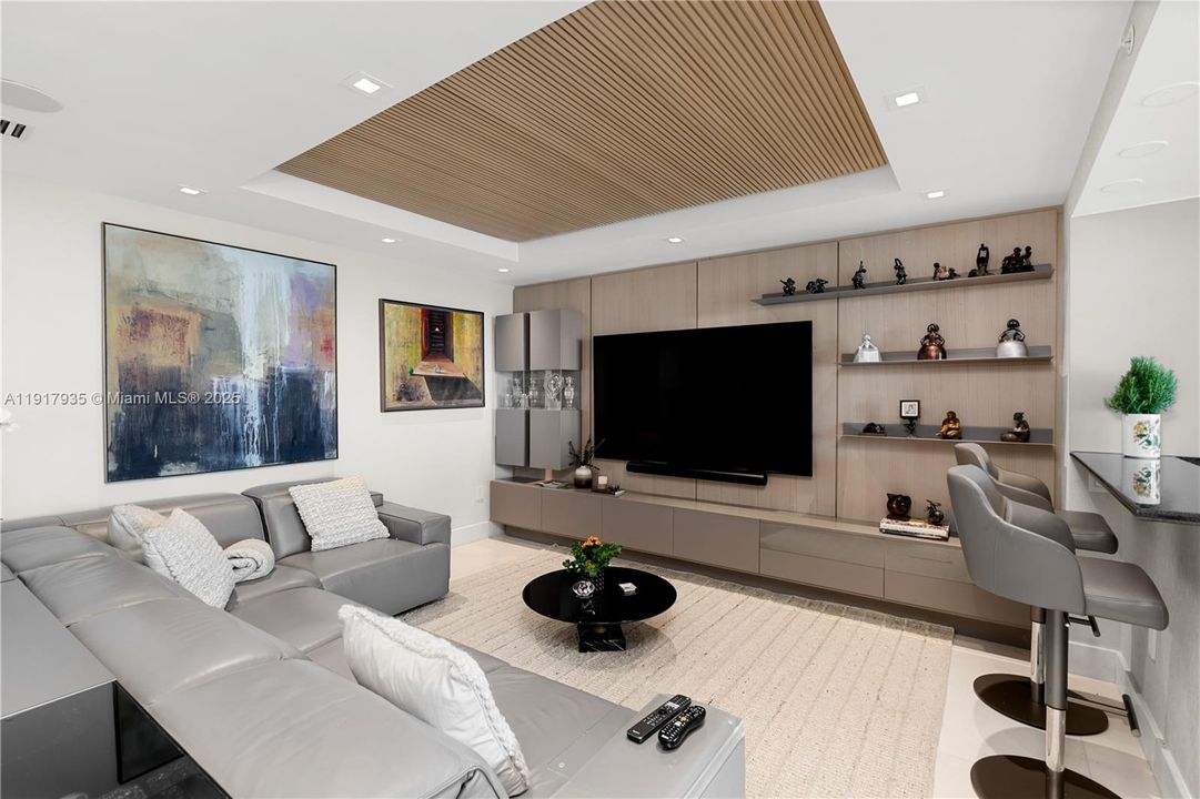 For Sale: $3,980,000 (4 beds, 4 baths, 3300 Square Feet)