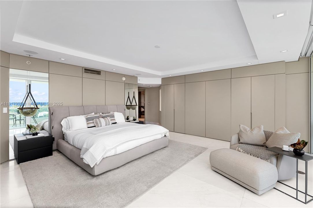 For Sale: $3,980,000 (4 beds, 4 baths, 3300 Square Feet)