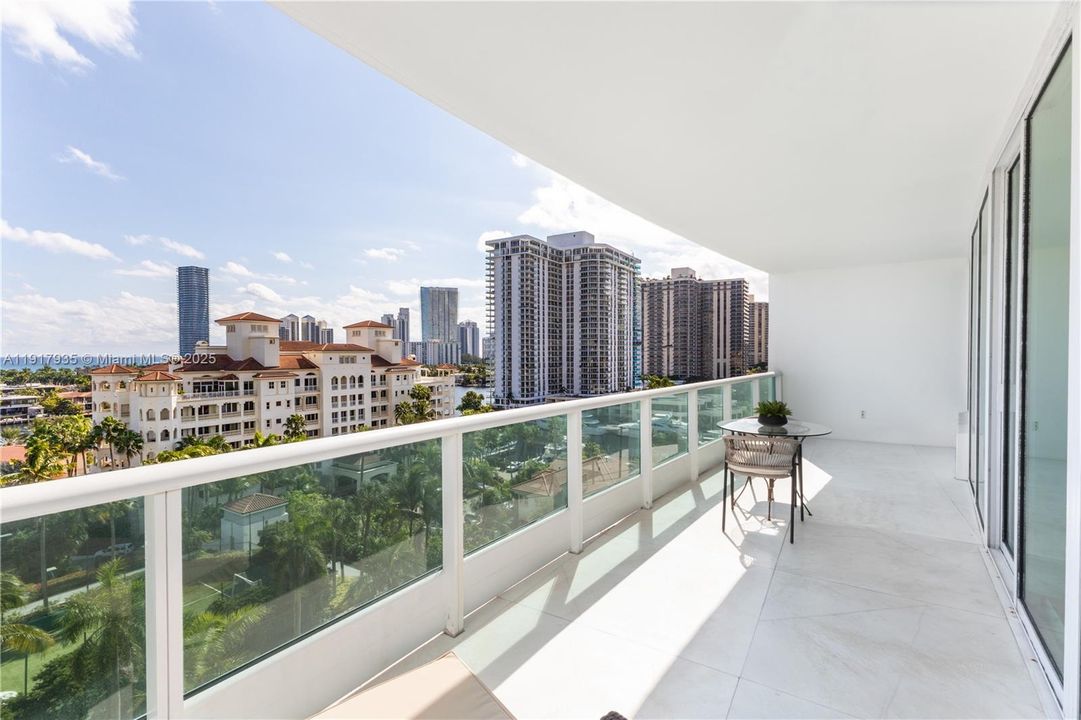 For Sale: $3,980,000 (4 beds, 4 baths, 3300 Square Feet)