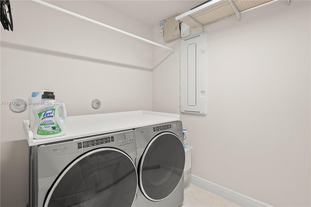 En Renta: $15,500 (5 camas, 5 baños, 4910 Pies cuadrados)