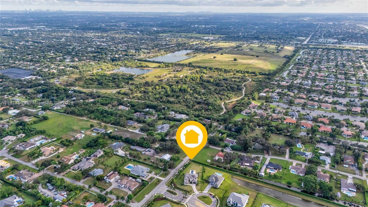 En Renta: $15,500 (5 camas, 5 baños, 4910 Pies cuadrados)