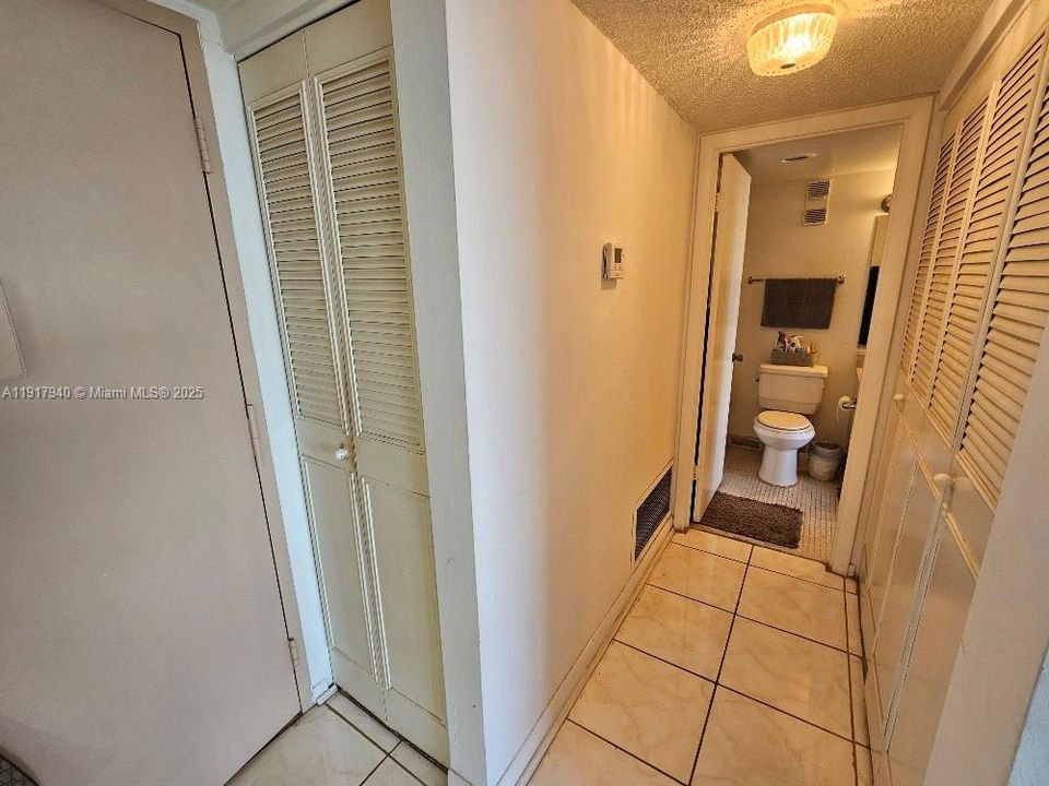 For Sale: $165,000 (1 beds, 1 baths, 825 Square Feet)