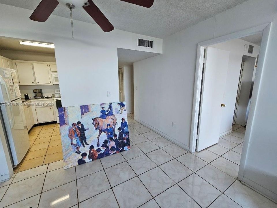 For Sale: $165,000 (1 beds, 1 baths, 825 Square Feet)