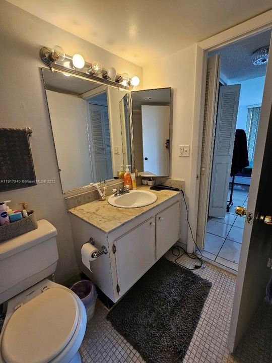 For Sale: $165,000 (1 beds, 1 baths, 825 Square Feet)