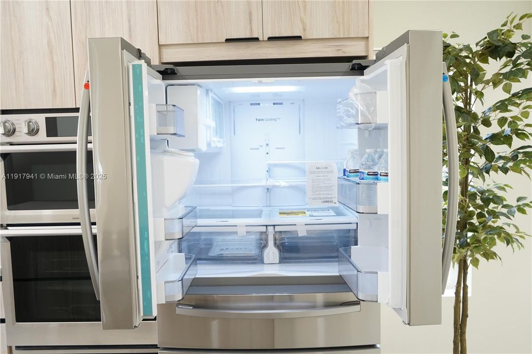 Active With Contract: $4,950 (3 beds, 2 baths, 1667 Square Feet)