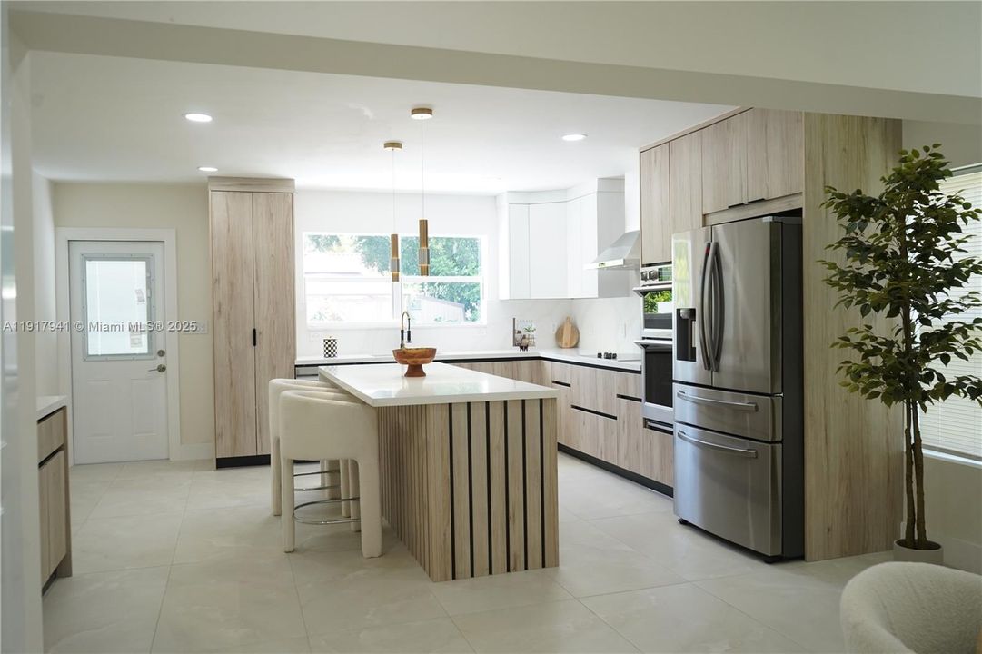 Active With Contract: $4,950 (3 beds, 2 baths, 1667 Square Feet)