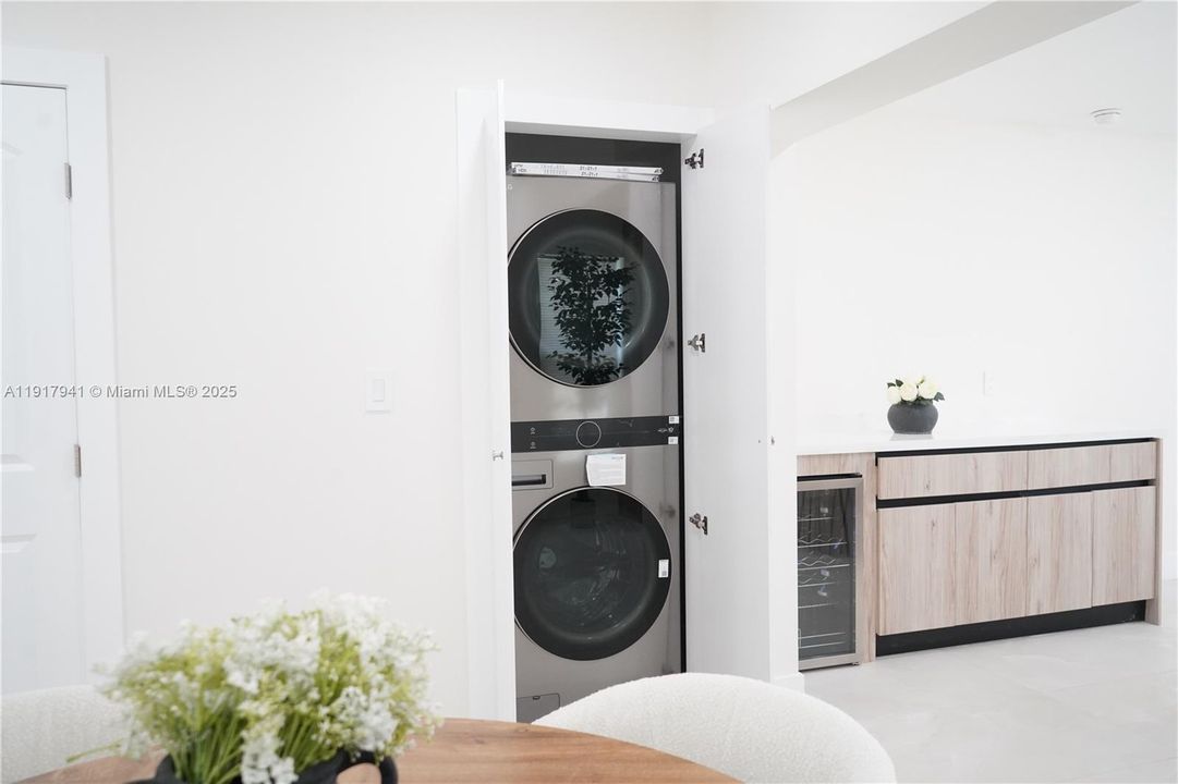 Active With Contract: $4,950 (3 beds, 2 baths, 1667 Square Feet)