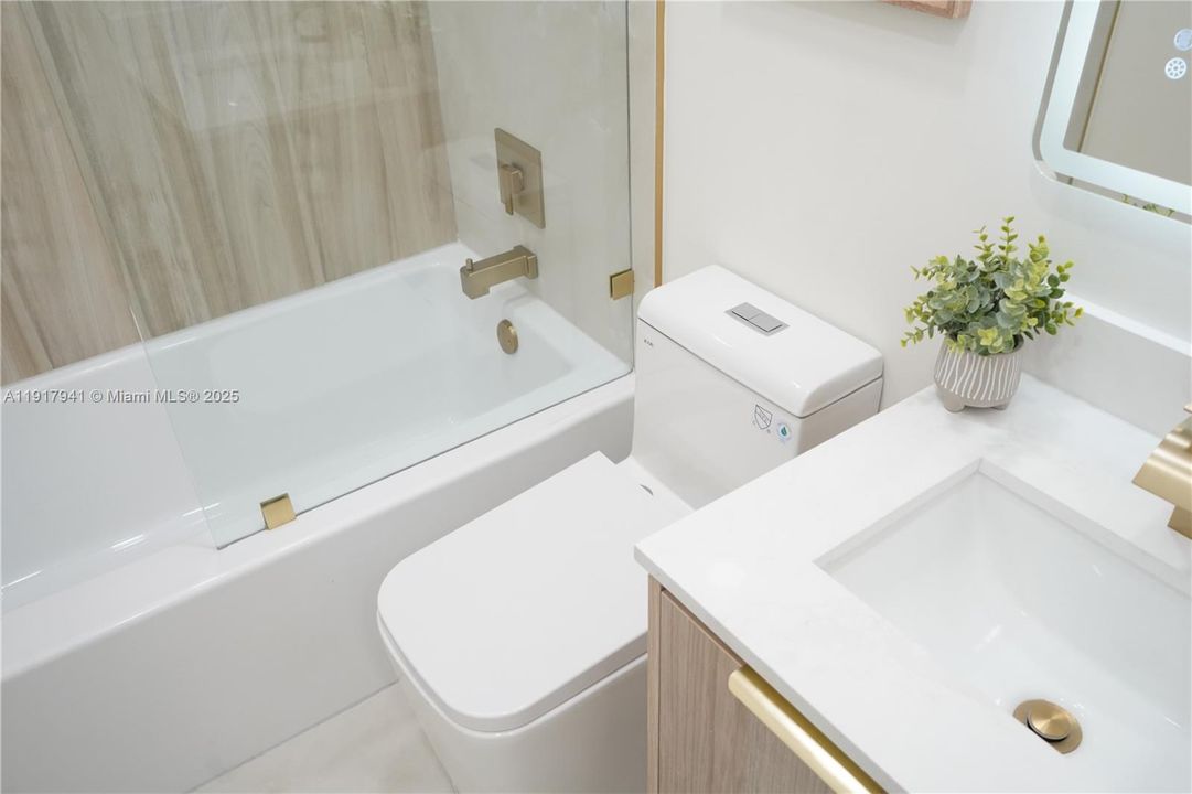 Active With Contract: $4,950 (3 beds, 2 baths, 1667 Square Feet)