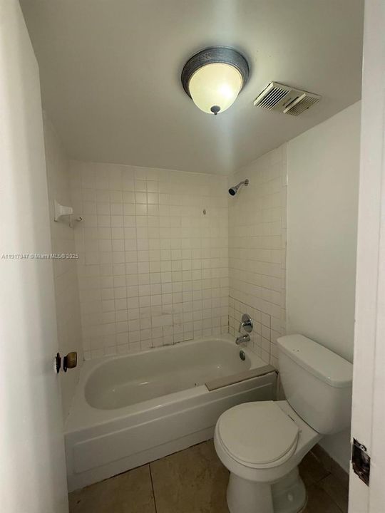 For Rent: $1,900 (2 beds, 2 baths, 1290 Square Feet)