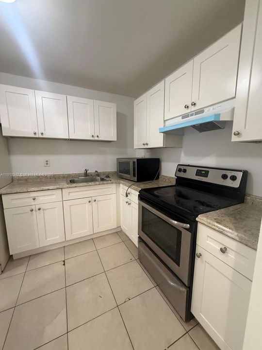 For Rent: $1,900 (2 beds, 2 baths, 1290 Square Feet)