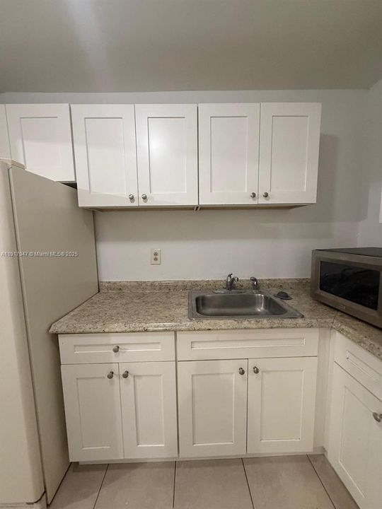 For Rent: $1,900 (2 beds, 2 baths, 1290 Square Feet)