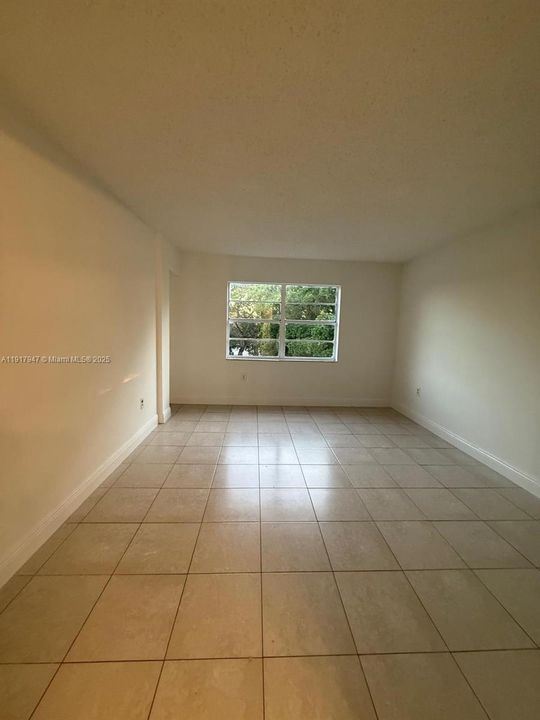 For Rent: $1,900 (2 beds, 2 baths, 1290 Square Feet)