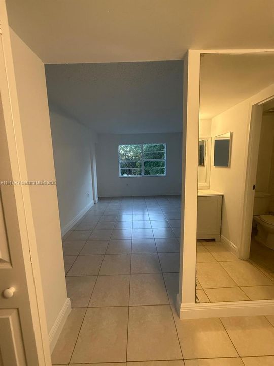 For Rent: $1,900 (2 beds, 2 baths, 1290 Square Feet)