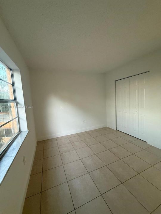 For Rent: $1,900 (2 beds, 2 baths, 1290 Square Feet)