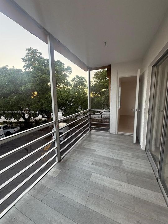 For Rent: $1,900 (2 beds, 2 baths, 1290 Square Feet)