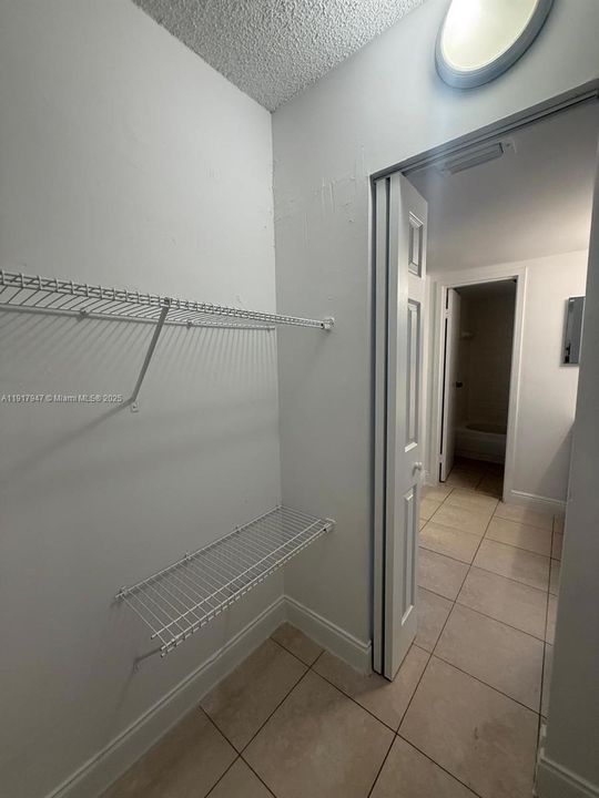 For Rent: $1,900 (2 beds, 2 baths, 1290 Square Feet)