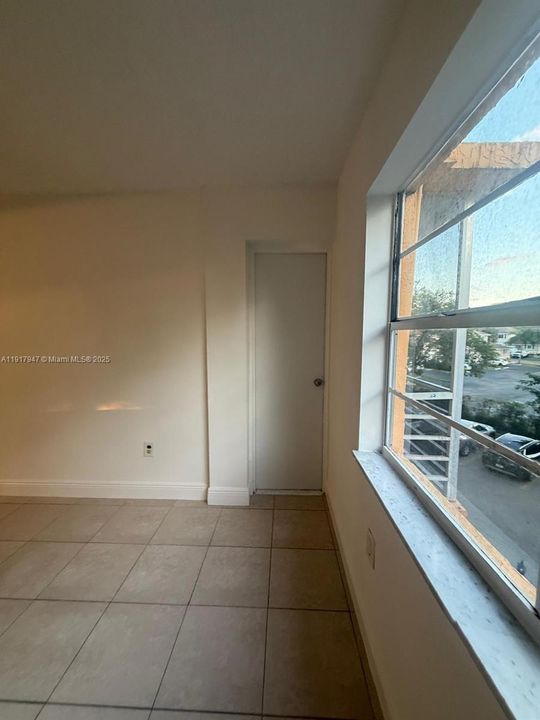 For Rent: $1,900 (2 beds, 2 baths, 1290 Square Feet)