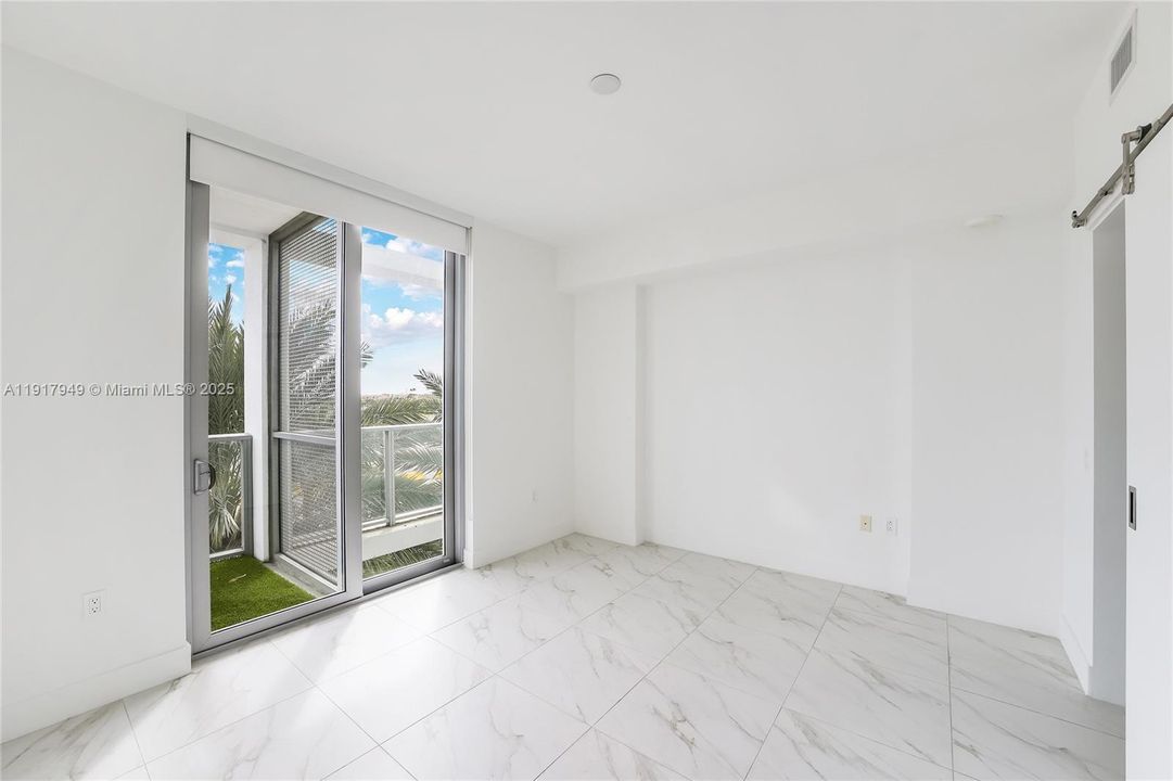 For Rent: $3,050 (2 beds, 2 baths, 1050 Square Feet)