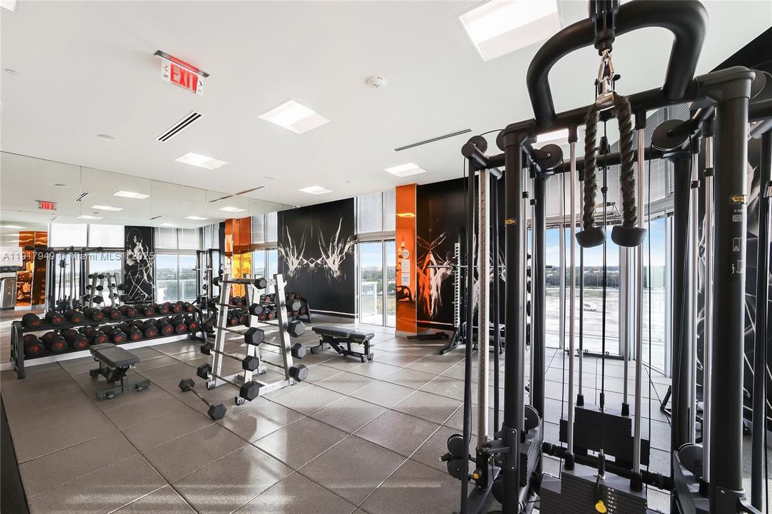 For Rent: $3,050 (2 beds, 2 baths, 1050 Square Feet)