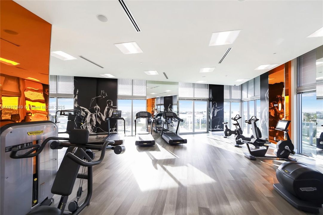 For Rent: $3,050 (2 beds, 2 baths, 1050 Square Feet)