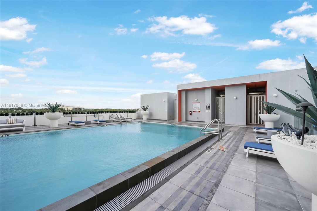 For Rent: $3,050 (2 beds, 2 baths, 1050 Square Feet)