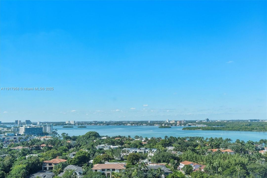 На продажу: $1,799,000 (2 спален, 2 ванн, 1447 Квадратных фут)