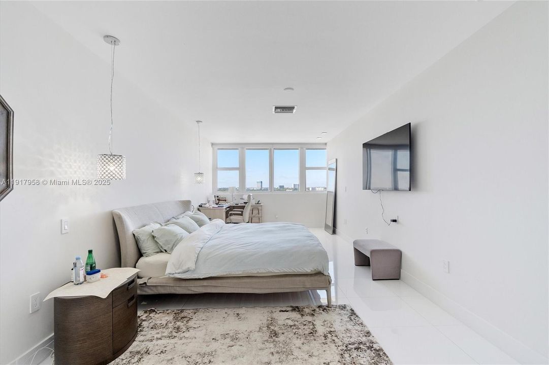 На продажу: $1,799,000 (2 спален, 2 ванн, 1447 Квадратных фут)