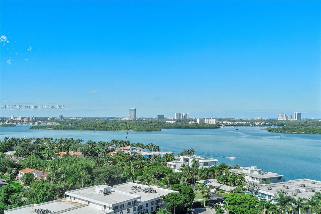 На продажу: $1,799,000 (2 спален, 2 ванн, 1447 Квадратных фут)