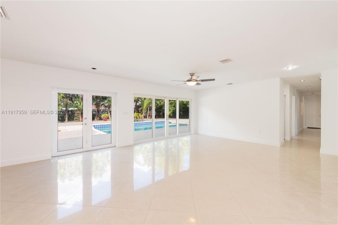 В аренду: $6,000 (4 спален, 3 ванн, 3021 Квадратных фут)