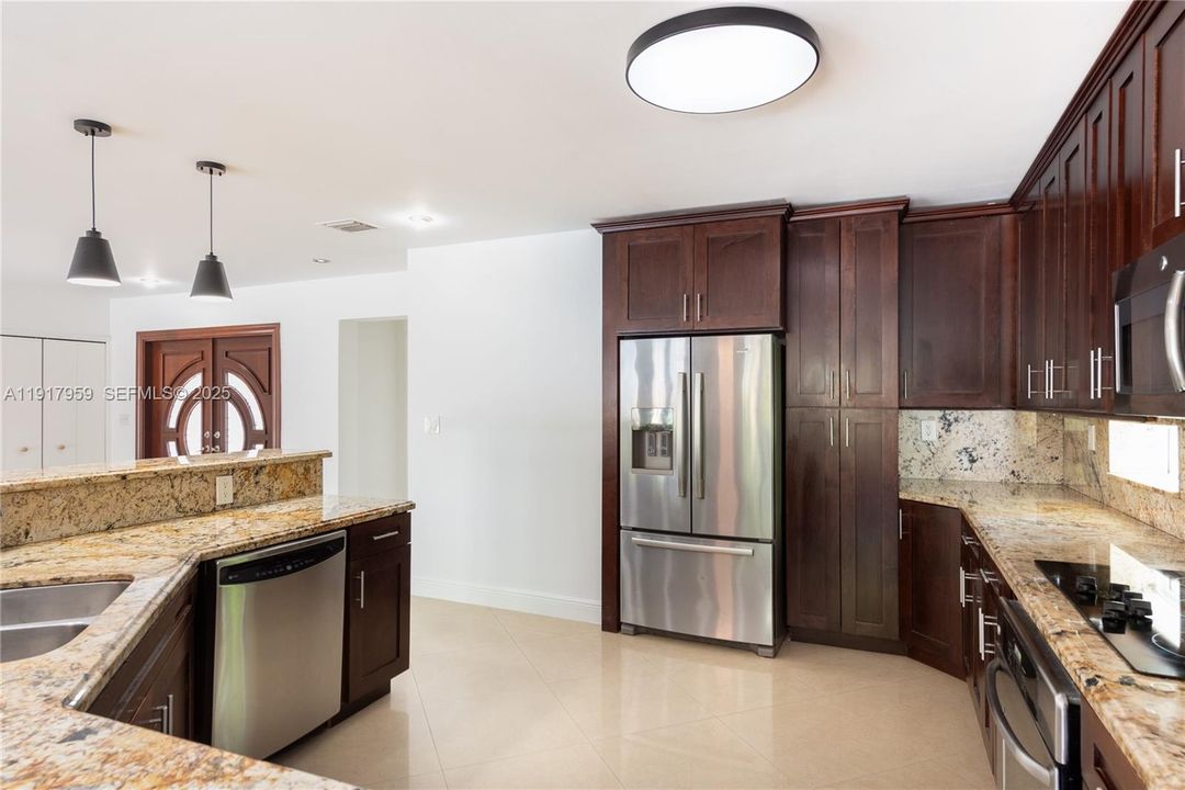 В аренду: $6,000 (4 спален, 3 ванн, 3021 Квадратных фут)