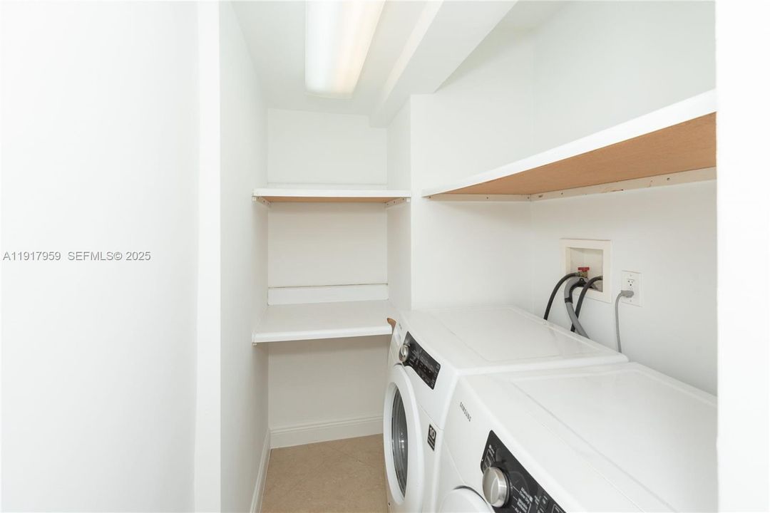 В аренду: $6,000 (4 спален, 3 ванн, 3021 Квадратных фут)