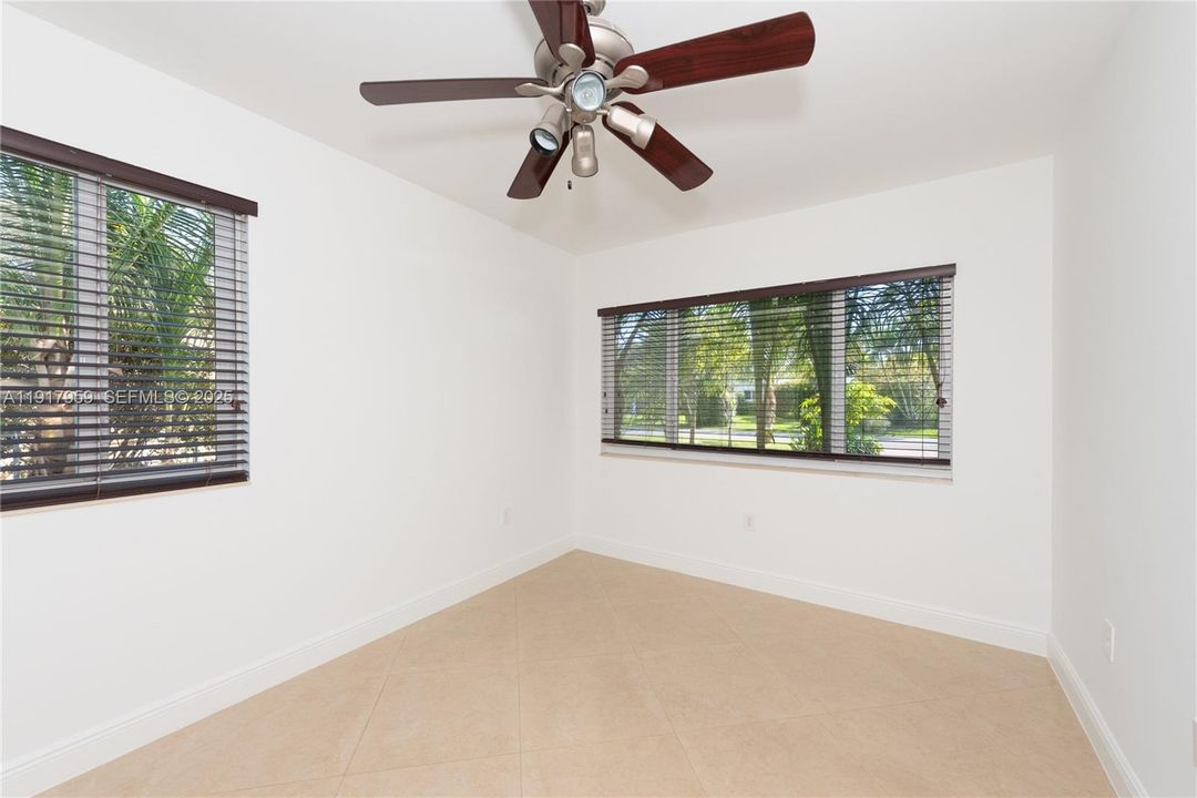 В аренду: $6,000 (4 спален, 3 ванн, 3021 Квадратных фут)