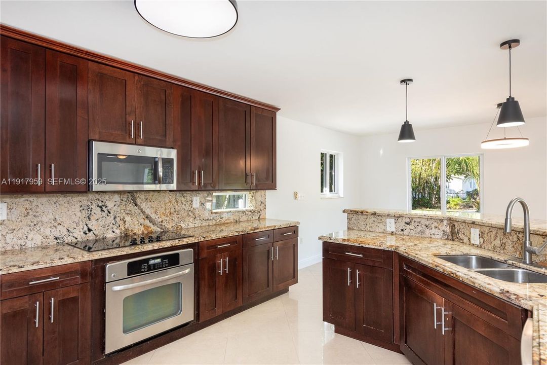 В аренду: $6,000 (4 спален, 3 ванн, 3021 Квадратных фут)